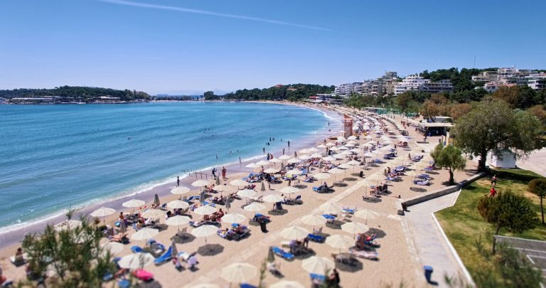 Greece: Organized beaches to open in southeast coastal Athens over next 3 days due to heat wave