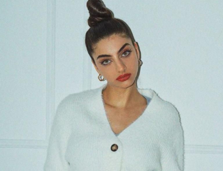 Ειρήνη Καζαριάν: Ποζάρει με μπικίνι και τρελαίνει κόσμο με το απίστευτο σώμα της