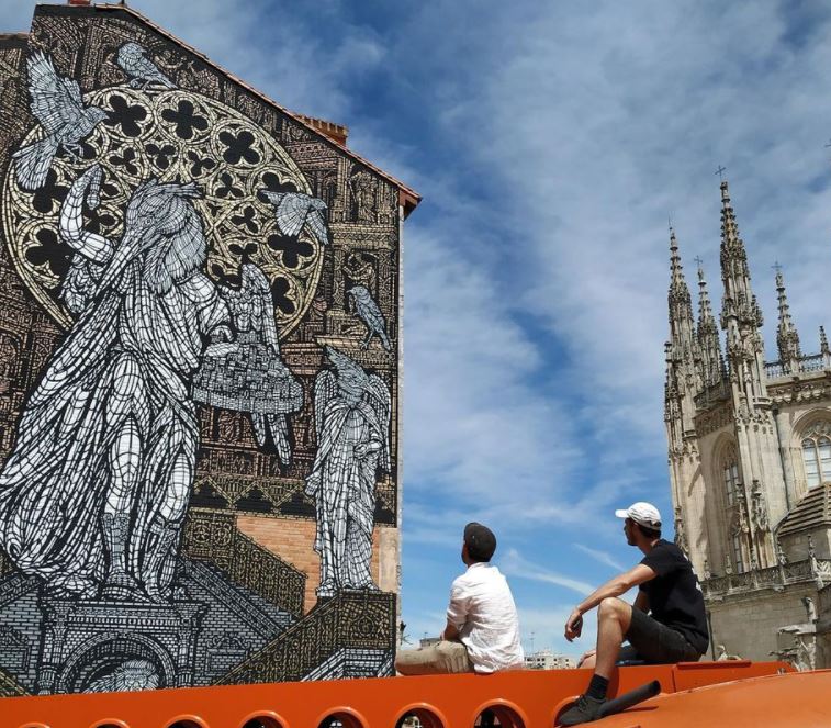 Ένας φύλακας άγγελος με τη μορφή ερωδιού στον καθεδρικό του Μπούργος