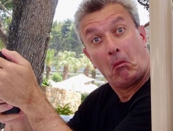 Νίκος Χατζηνικολάου: Καλοκαιρινή απόδραση στις Κυκλάδες