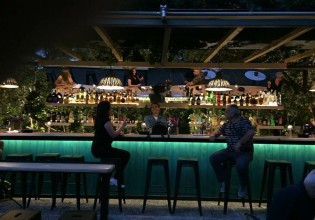 Κοροναϊός – Σε… ιδιότυπη καραντίνα οι ανεμβολίαστοι – Ποια μέτρα ανακοινώνονται