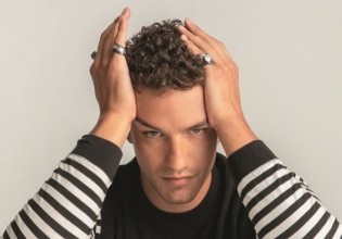 Liam Ireland – Ο γοητευτικός πρωταγωνιστής είναι έτοιμος να παίξει μπάλα στο νέο πρόγραμμα του MEGA