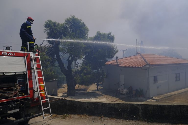 Φωτιές που δεν σβήνουν