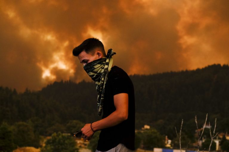 Ποιος θα κοιτάξει στα μάτια τους κατοίκους της Εύβοιας; Και ποιος θα απαντήσει στα γιατί τους;