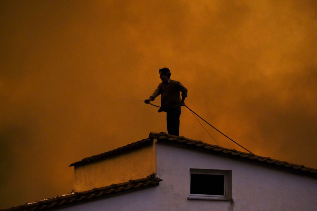 Φωτιές – Συγκέντρωση στις 8μμ στο Σύνταγμα – Άμεσα μέτρα για τους πυρόπληκτους και τη φύση