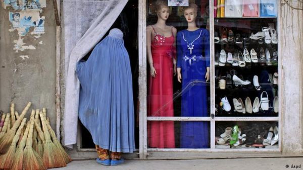 Οι Αφγανοί φοβούνται βαθύτερη οικονομική κρίση