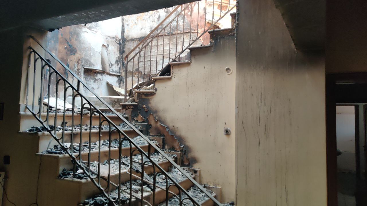 Απόκοσμες εικόνες από τα καμένα σπίτια στους Θρακομακεδόνες - Το in.gr στο τόπο της καταστροφής