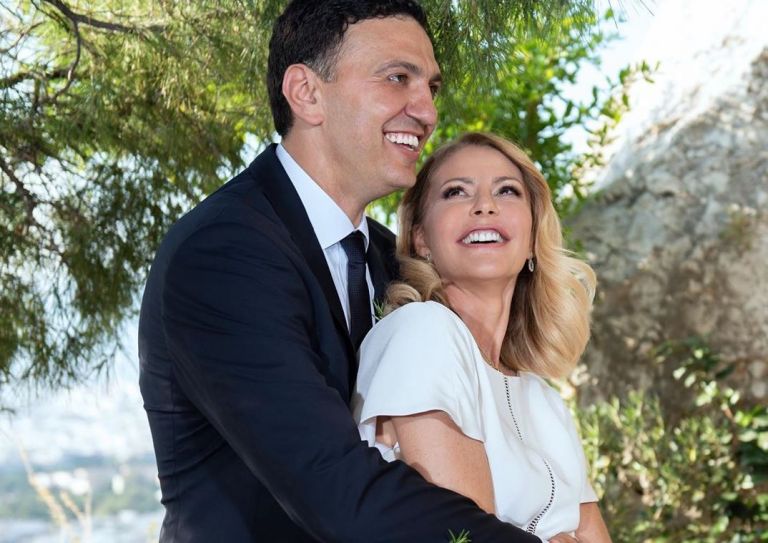 Τζένη Μπαλατσινού – Βασίλης Κικίλιας: Δεκαπενταύγουστος στην Πάτμο μαζί με τον γιο τους