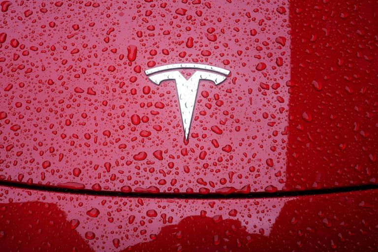 Tesla – Αμερικανική έρευνα για την ασφάλεια του «αυτόματου πιλότου»