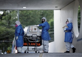 Κοροναϊός – Η χειρότερη ημέρα της πανδημίας – Το «μαύρο» ρεκόρ και οι πρώτοι τριγμοί στο ΕΣΥ