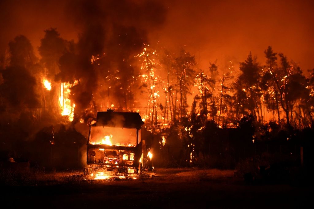 Financial Times – Έκρηξη δασικών πυρκαγιών στη Μεσόγειο κατά την περίοδο καύσωνα