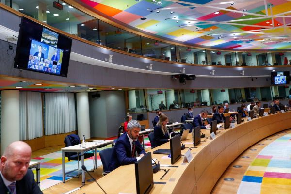 Μπορέλ – Δεν μπορούμε να εγκαταλείψουμε τους Αφγανούς – Πρέπει να αναγνωρίσουμε τα λάθη που έγιναν