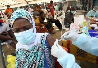 Εμβόλιο: Νέα έκκληση του ΠΟΥ για αναβολή της τρίτης δόσης στις πλούσιες χώρες