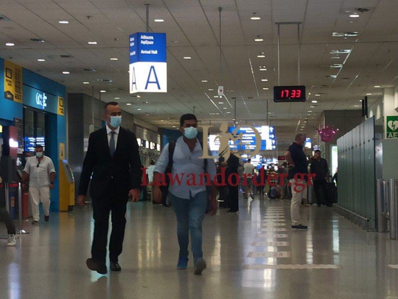 Αφγανιστάν – Έφτασε στην Αθήνα ο Έλληνας πολίτης που απομακρύνθηκε από την Καμπούλ