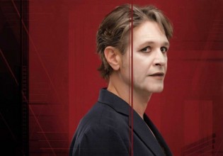 Αιμίλιος Χειλάκης – «Εγώ είμαι υπέρ του όρου «γυναικοκτονία» γιατί το πιο αδύναμο μέρος μιας οικογένειας είναι το θηλυκό»