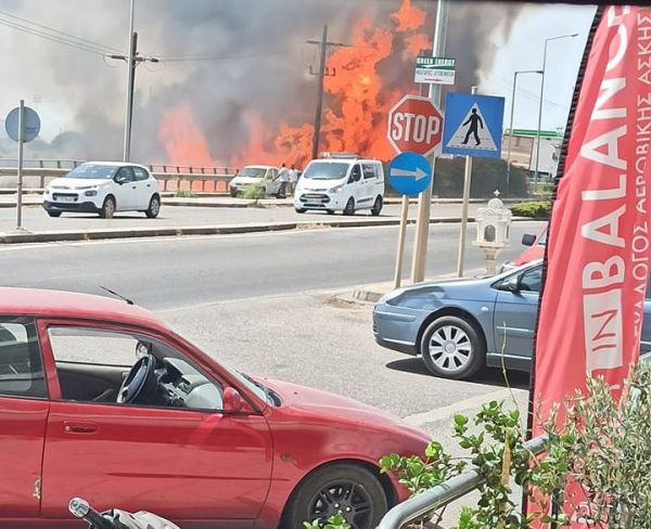 Φωτιά στο Αγρίνιο κοντά σε αποθήκη με υγραέριο