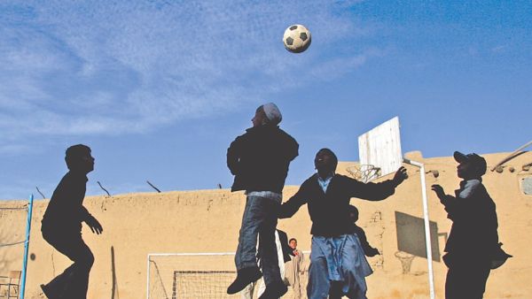 Καλέντ Χοσεϊνί – Ο Αφγανός μυθιστοριογράφος που παρουσιάζει κρυμμένες όψεις της πατρίδας του