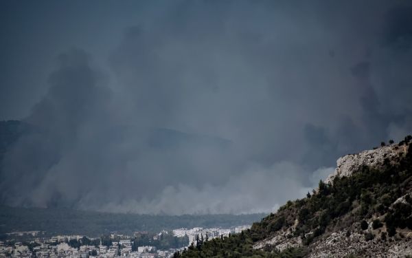 Σπίρτζης για φωτιές – «Δεν μπορεί κυβέρνηση και Μητσοτάκης να αλληλοσυγχαίρονται ενώ έχουν μεγάλες ευθύνες»