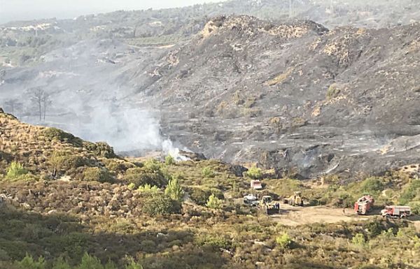 Ρόδος – Αναζωπύρωση στην περιοχή Καλαμώνας