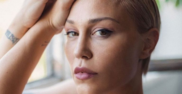 Πηνελόπη Αναστασοπούλου – «Ο καπνός είναι παντού. Δε ξέρω από που έρχεται αλλά είναι τρομακτικό».