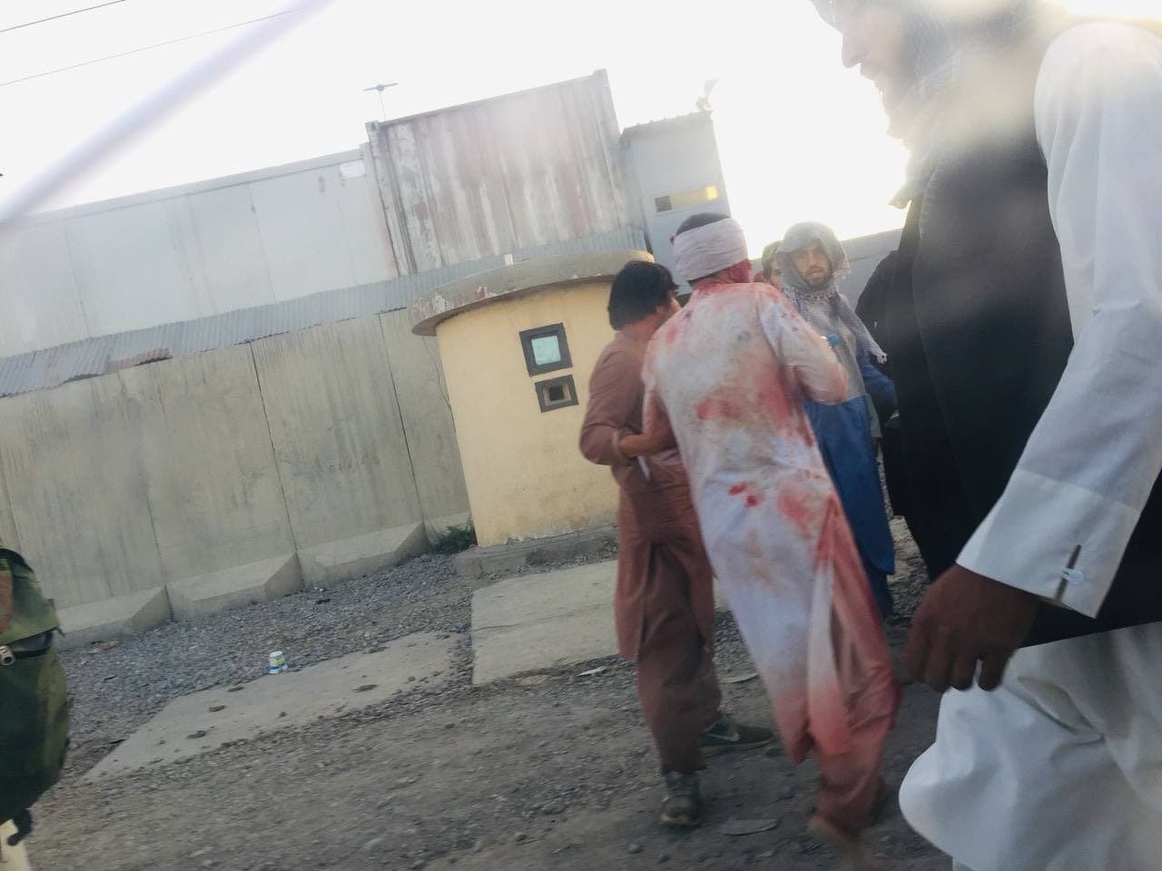 Αφγανιστάν - Συγκλονιστικά βίντεο και φωτογραφίες μετά τις εκρήξεις στην Καμπούλ