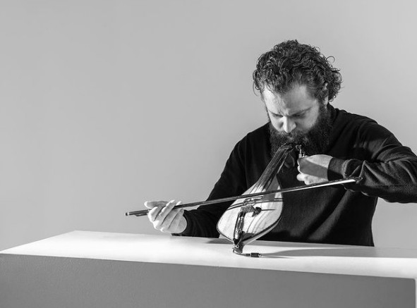 Γιώργος Νικηφόρου Ζερβάκης – Με κρητική λύρα στην Πανσέληνο του Αυγούστου