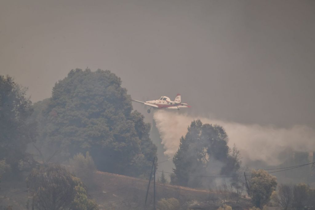 Φωτιές – Μάχη με τις αναζωπυρώσεις – Τα πύρινα μέτωπα σε Μάνη και Ηλεία