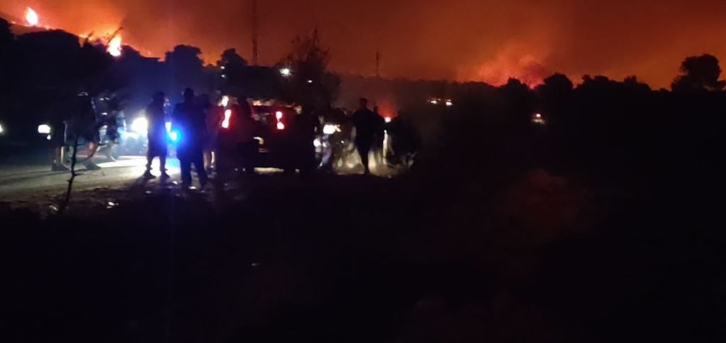 Η στιγμή της επίθεσης στο συνεργείο του Open – Αποκλειστικό βίντεο του in.gr