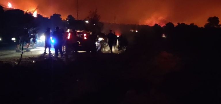 Η στιγμή της επίθεσης στο συνεργείο του Open – Αποκλειστικό βίντεο του in.gr