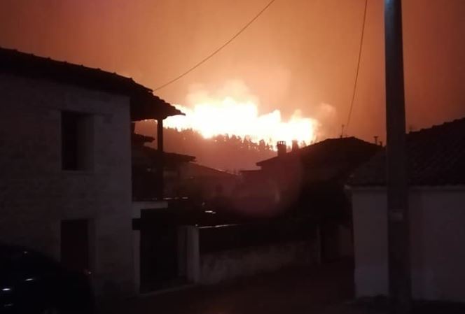 Πυρκαγιές από κεραυνούς σε Κασσάνδρα και Σιθωνία Χαλκιδικής