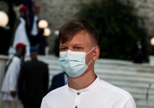 Πανελλαδικές – Στην Ιατρική Πατρών ο Δημήτρης Καρακώστας – Είχε χάσει τους γονείς του από κοροναϊό