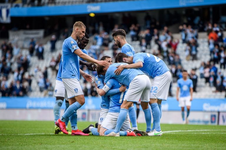 Προβάδισμα η Μάλμε – «Ζωντανή» με γκολ στο 95′ η Ρέιντζερς (2-1)