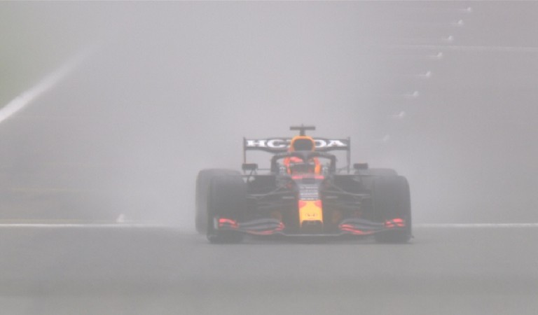 F1 – Pole Position για τον Φερστάπεν στο βροχερό Βέλγιο