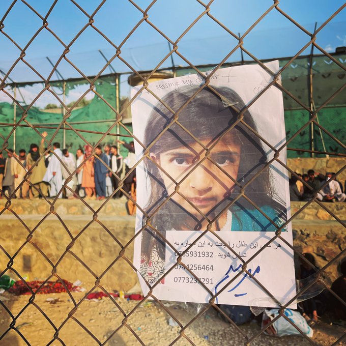 Αφγανιστάν – Όλο και περισσότερα παιδιά αγνοούνται εν μέσω χάους στην Καμπούλ – Εικόνες που συγκλονίζουν