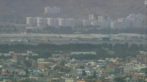 Αφγανιστάν – Προειδοποίηση από τη γαλλική πρεσβεία για δεύτερη έκρηξη στο αεροδρόμιο