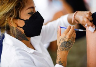 Κοροναϊός – Η μετάλλαξη Δέλτα αποτελεί το μεγαλύτερο εμπόδιο στην αντιμετώπιση της πανδημίας