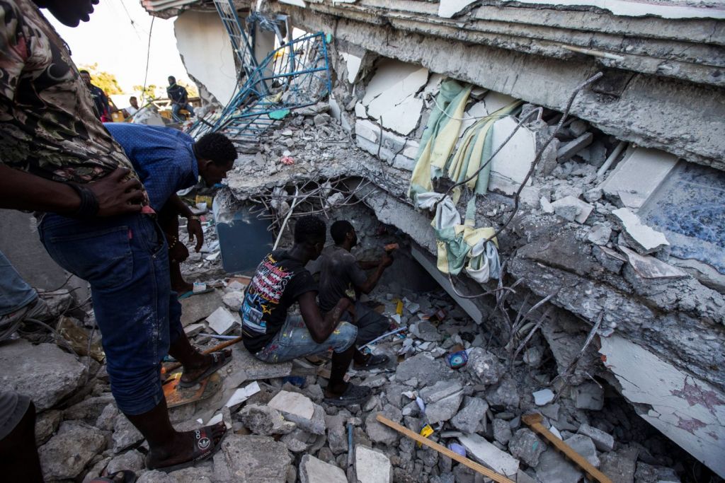 Σεισμός στην Αϊτή – Ξεπέρασαν τους 300 οι νεκροί – Εκατοντάδες οι αγνοούμενοι