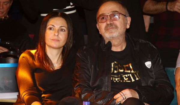 Έξαλλη η σύζυγος του Σταμάτη Γονίδη – Δείτε τι συνέβη σχετικά με την βάπτιση της κόρης τους