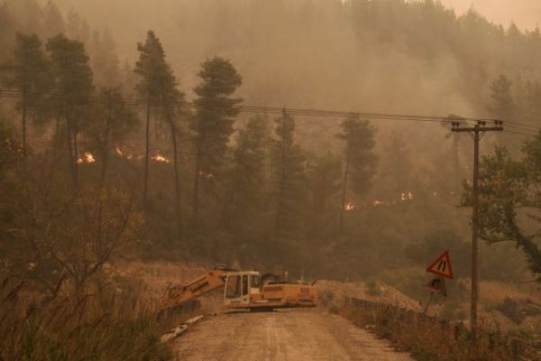 Φωτιές στην Ελλάδα – Τρομακτική διαπίστωση – «Αυτό που ζούμε μας προειδοποιεί ότι το ζοφερό μέλλον είναι ήδη εδώ»