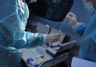 Κοροναϊός – Πότε αναμένεται κορύφωση της πανδημίας –  Συναγερμός για τις αντοχές του ΕΣΥ, ποια νοσοκομεία ασφυκτιούν ήδη