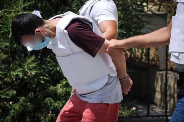 Δάφνη – Στον ανακριτή οδηγείται ο συζυγοκτόνος – Ανατριχιαστικές περιγραφές του εγκλήματος