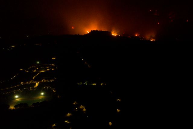 Φωτιές – Μάχη για την αρχαία Ολυμπία – Μαίνεται η πύρινη λαίλαπα σε Εύβοια και Μεσσηνία