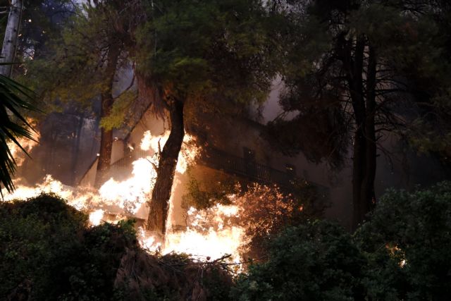 Φωτιές – Πάνω από 650.000 στρέμματα οι καμένες εκτάσεις σε Εύβοια, Αττική και Λακωνία έως το μεσημέρι της Κυριακής