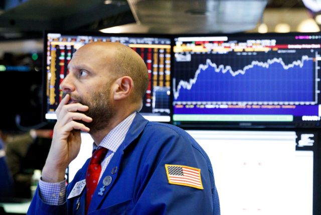 Ο Dow ενισχύθηκε με 200 μονάδες αλλά η εβδομάδα έκλεισε με απώλειες για τη Wall Street