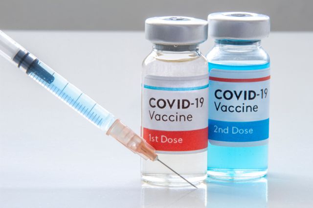 Κοροναϊός – Καμπανάκι ειδικών για τους ανεμβολίαστους – «Έχουν 10πλάσια πιθανότητα να διασωληνωθούν»