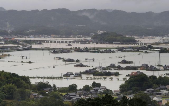 Ιαπωνία – 1,4 εκατ. εγκατάλείπουν τα σπίτια τους να σωθούν από τις πλημμύρες