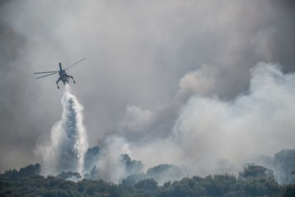 Πατούλης για φωτιές – Τεράστια οικολογική καταστροφή στα Βίλια – Καλύτερη η κατάσταση στην Κερατέα