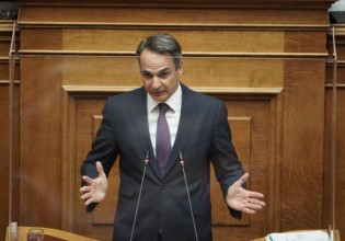 Μητσοτάκης σε Τσίπρα – Στη μια τραγωδία μετρούσαμε στρέμματα και στην άλλη φέρετρα