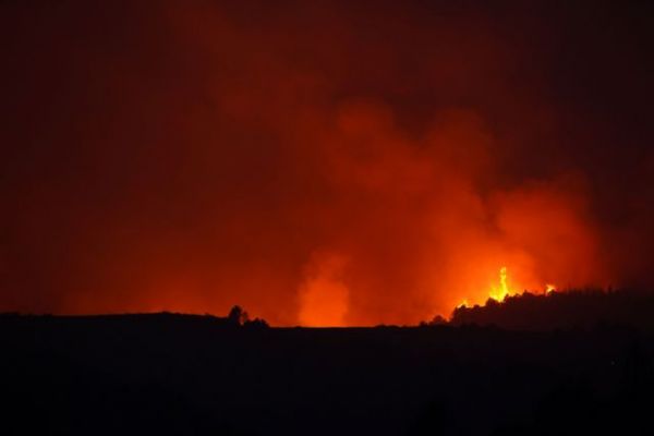 Ιταλία – Οι πυροσβέστες αντιμετώπισαν τη νύχτα περισσότερες από 500 πυρκαγιές
