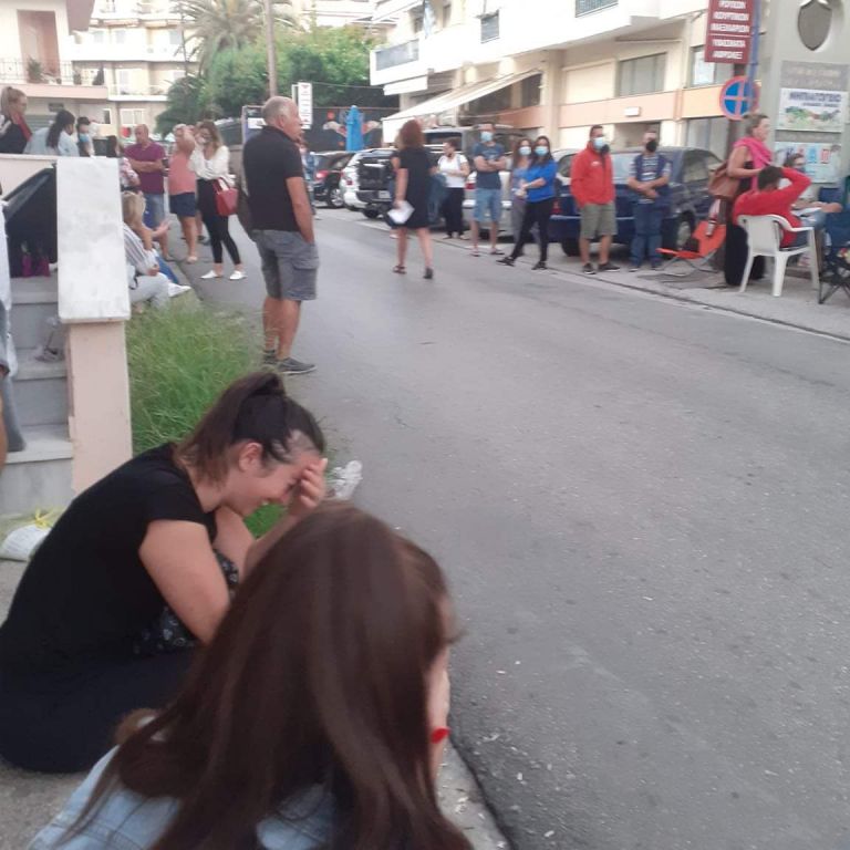 Λέσβος – Ξενύχτι έξω από ιδιωτικούς παιδικούς σταθμούς για μια θέση στον… ήλιο